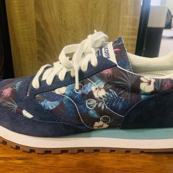 Saucony ladies runners - Picture 1 of 5